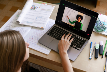 Add a subheading (370 x 250 px) (4)